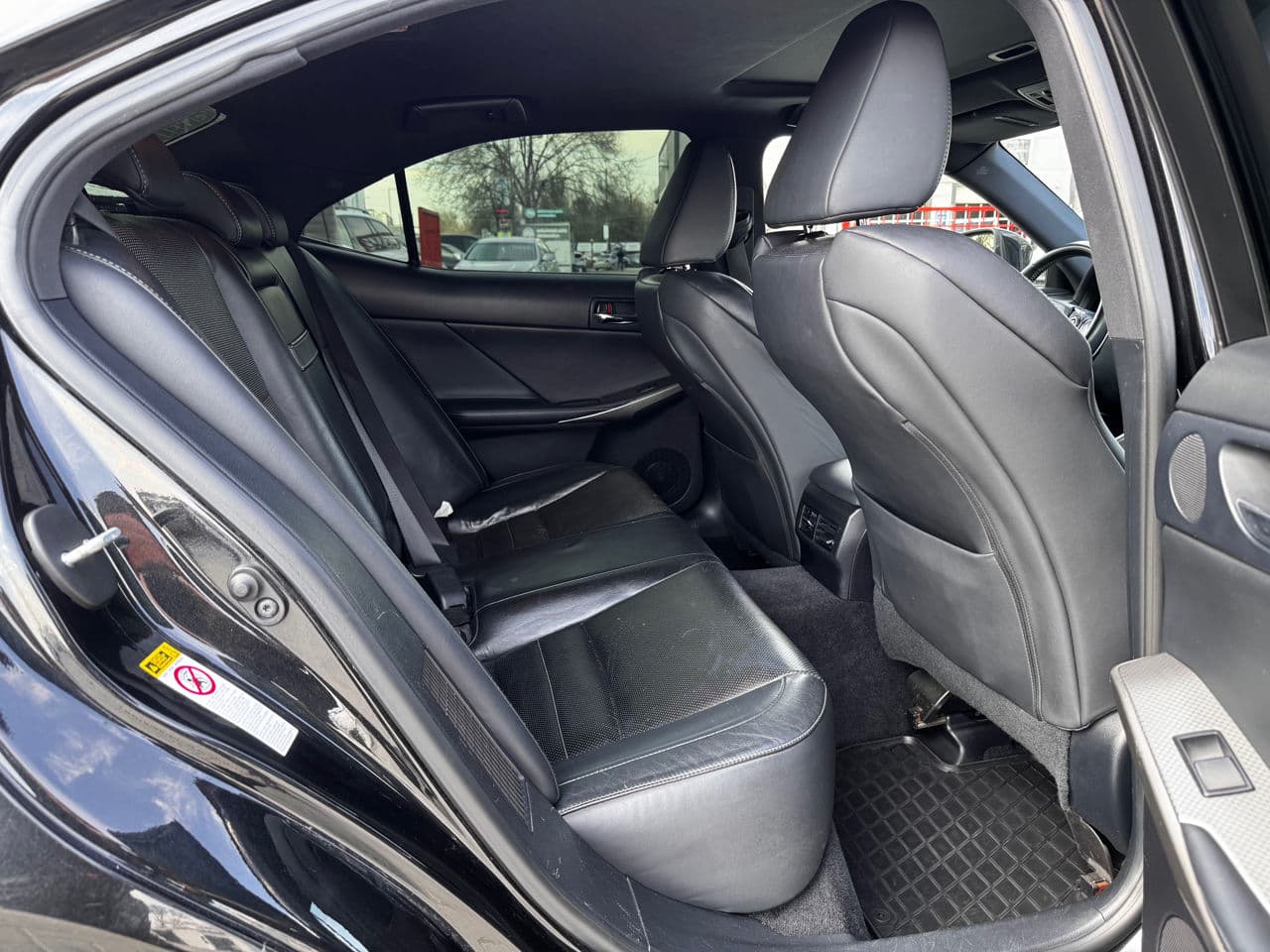 2013 Lexus IS 300h — Miniatură 20
