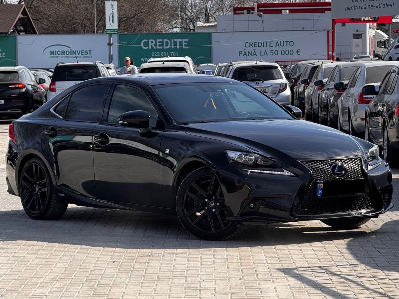 2013 Lexus IS 300h — Miniatură 3