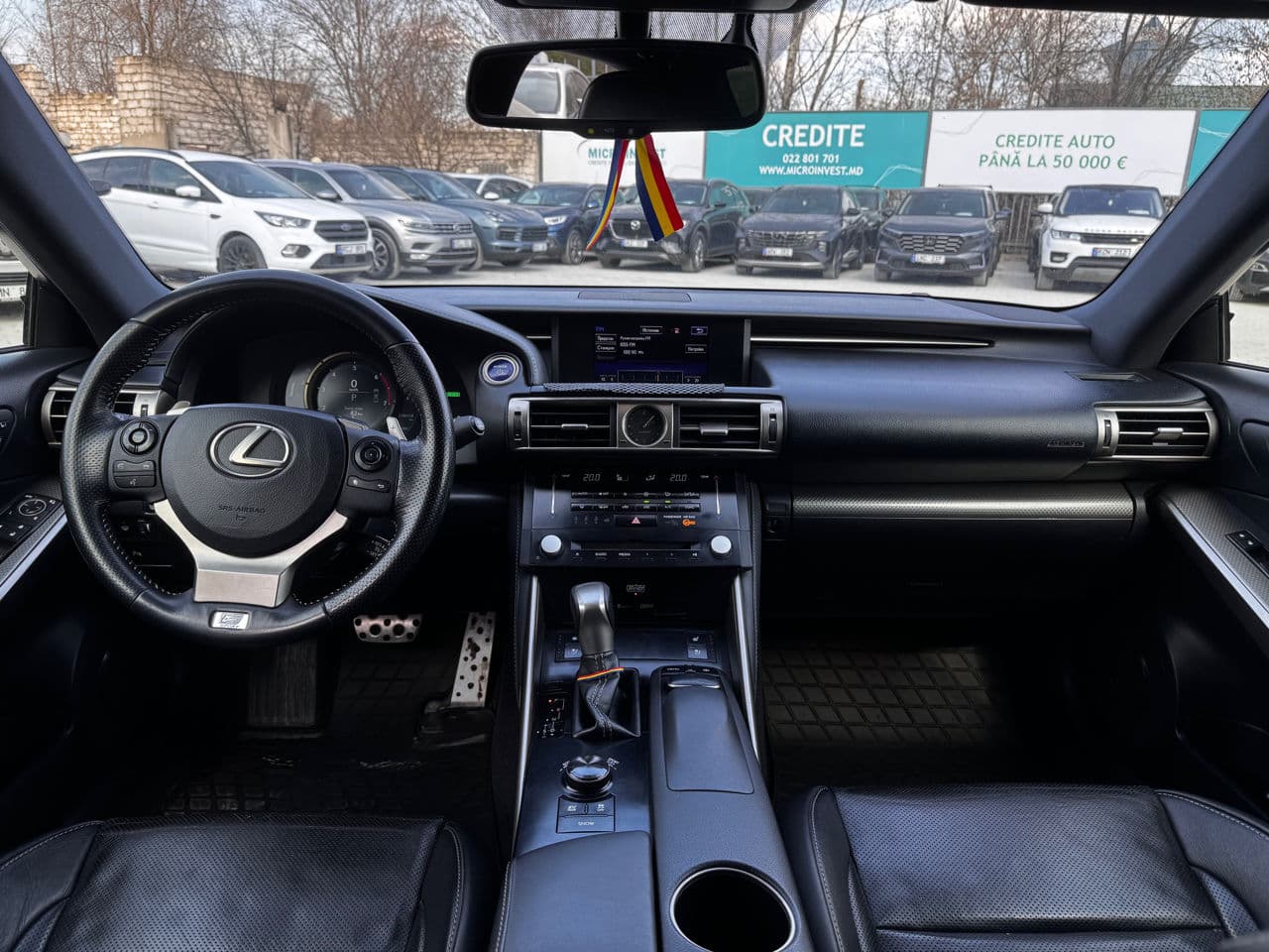 2013 Lexus IS 300h — Miniatură 7