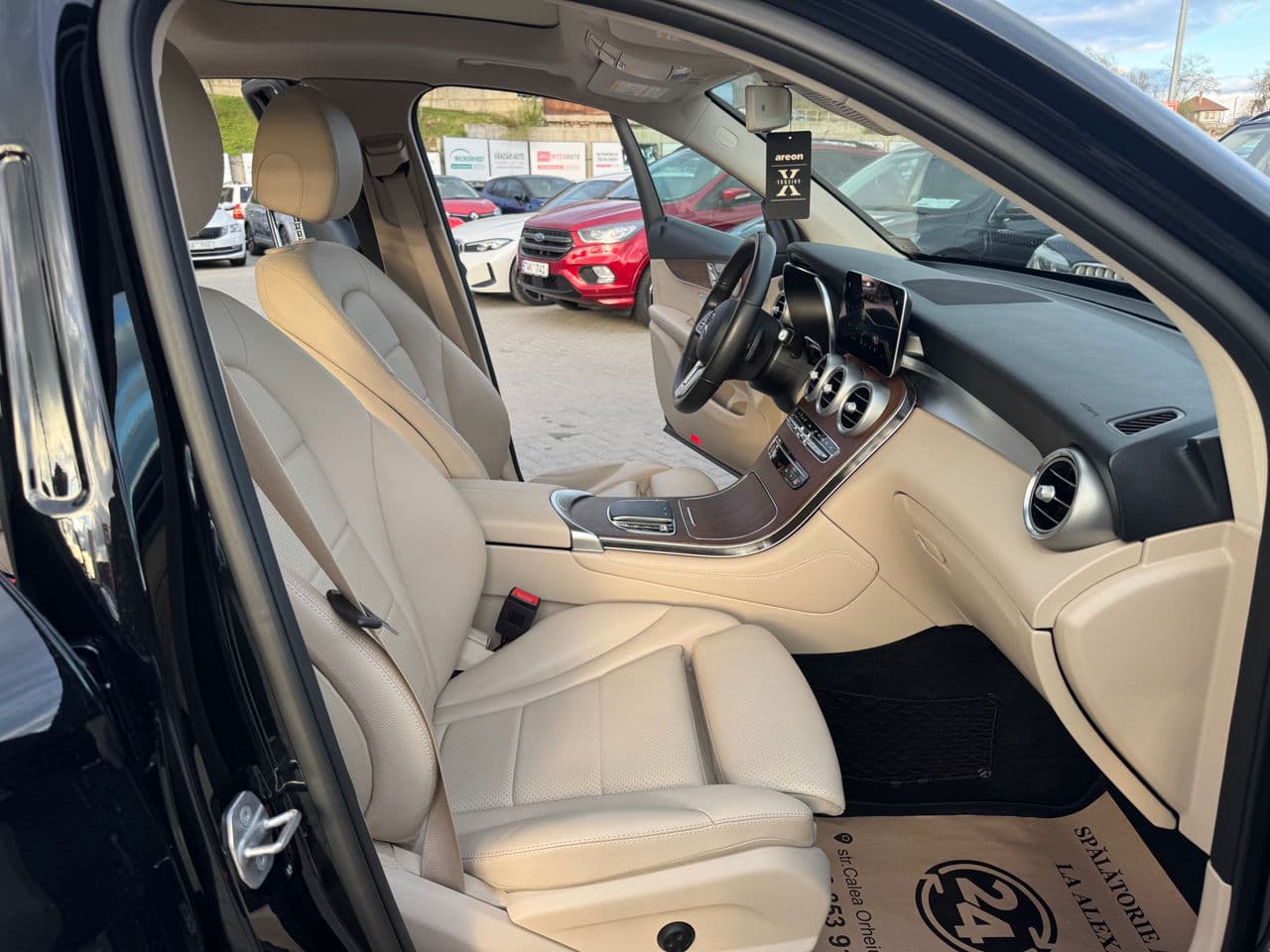 2020 Mercedes GLC 300 — Miniatură 17