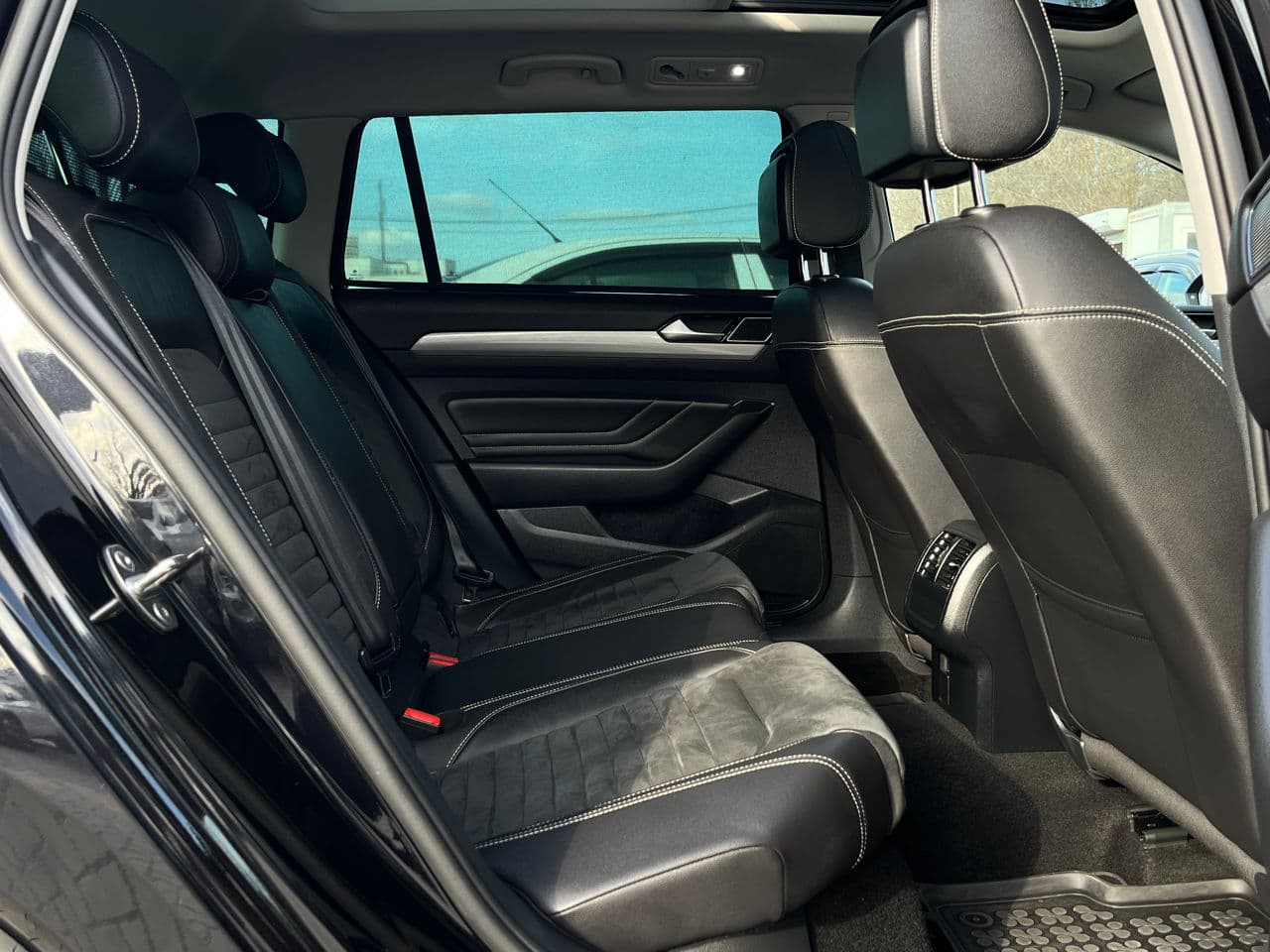 2020 Volkswagen Passat GTE — Miniatură 18