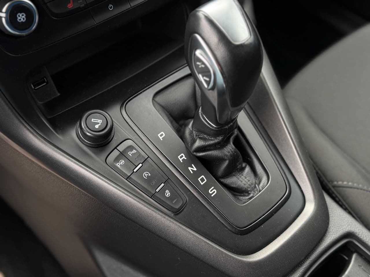 2017 Ford Focus — Miniatură 13