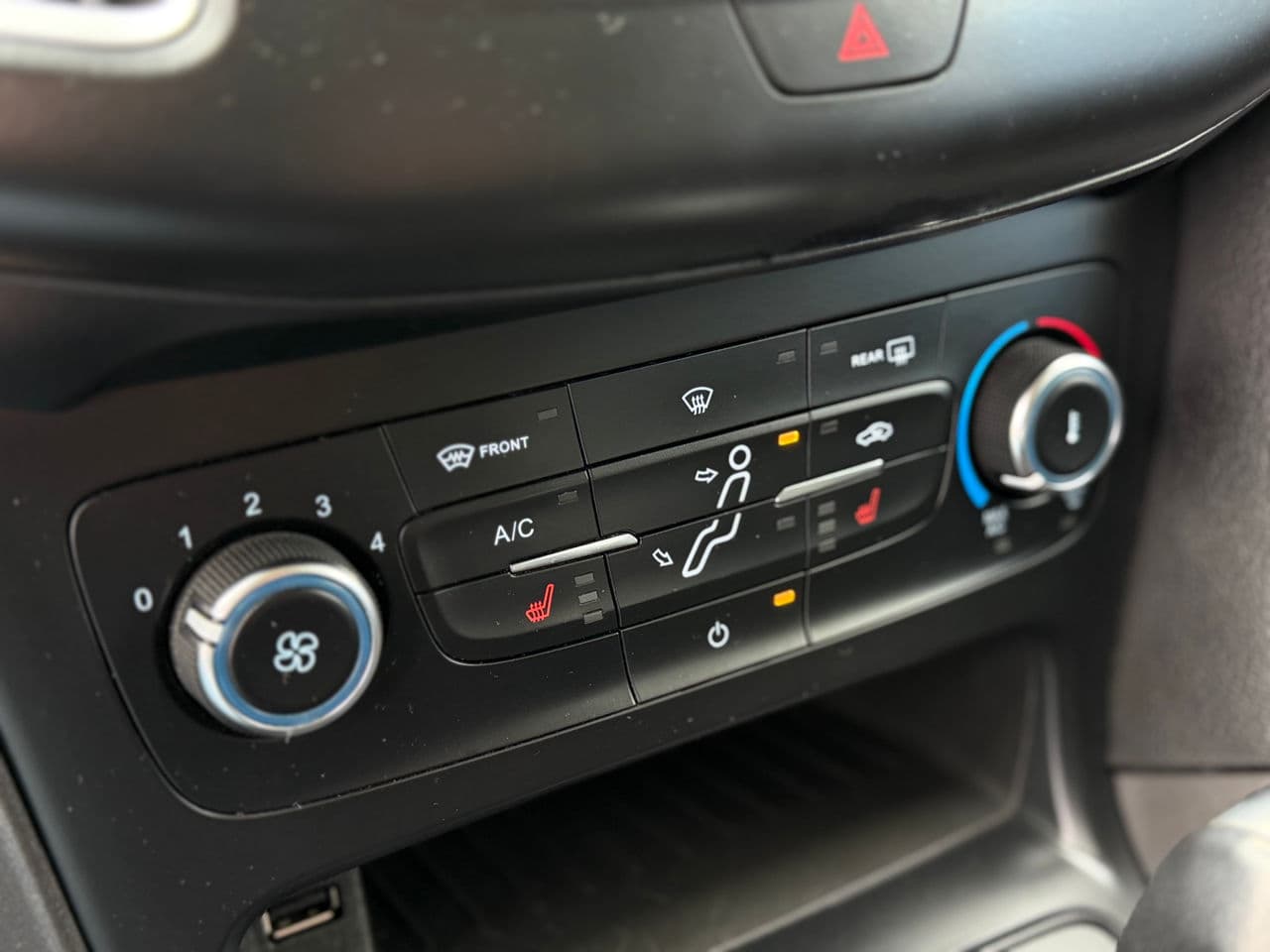 2017 Ford Focus — Miniatură 12
