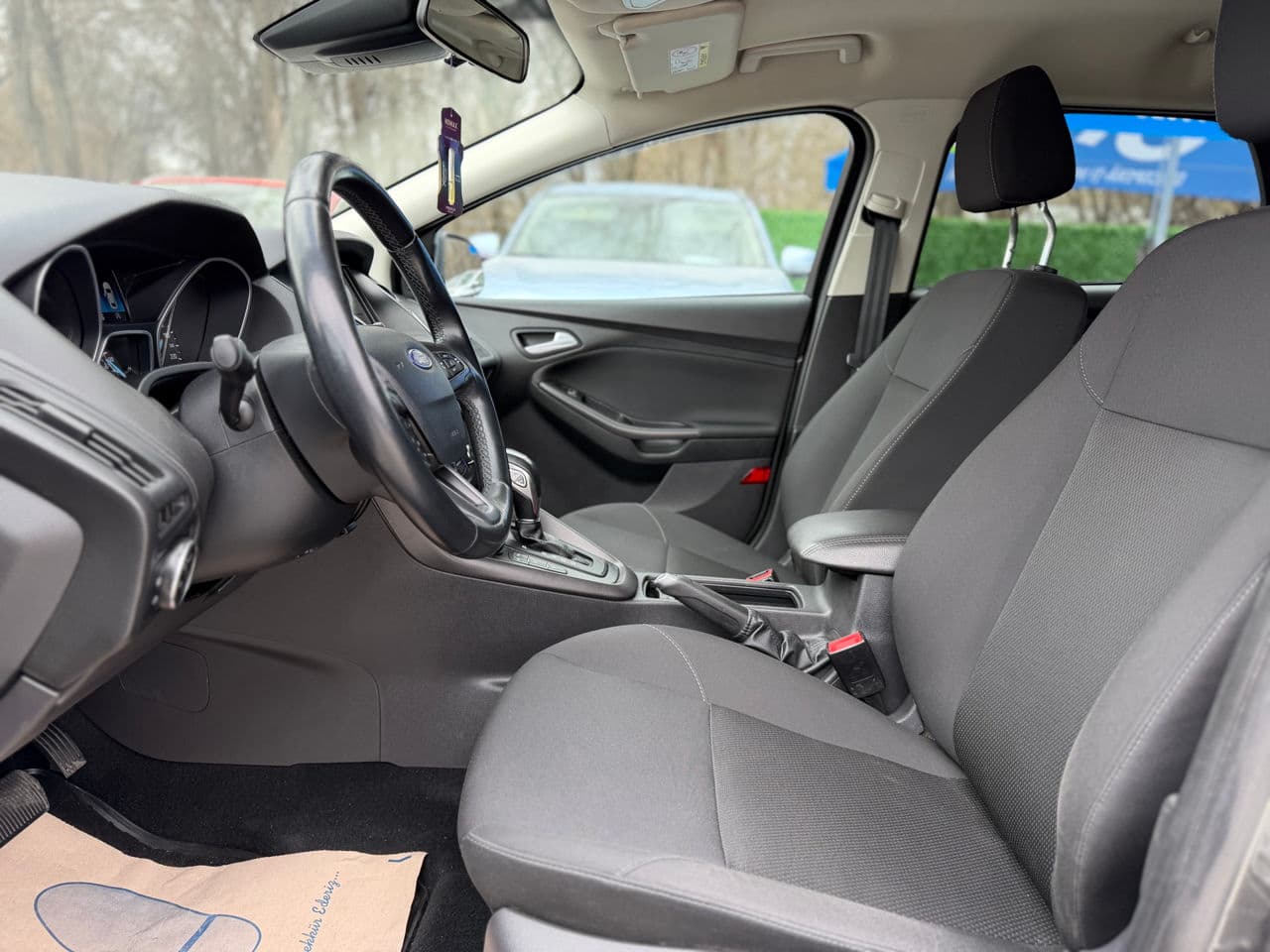 2017 Ford Focus — Miniatură 7