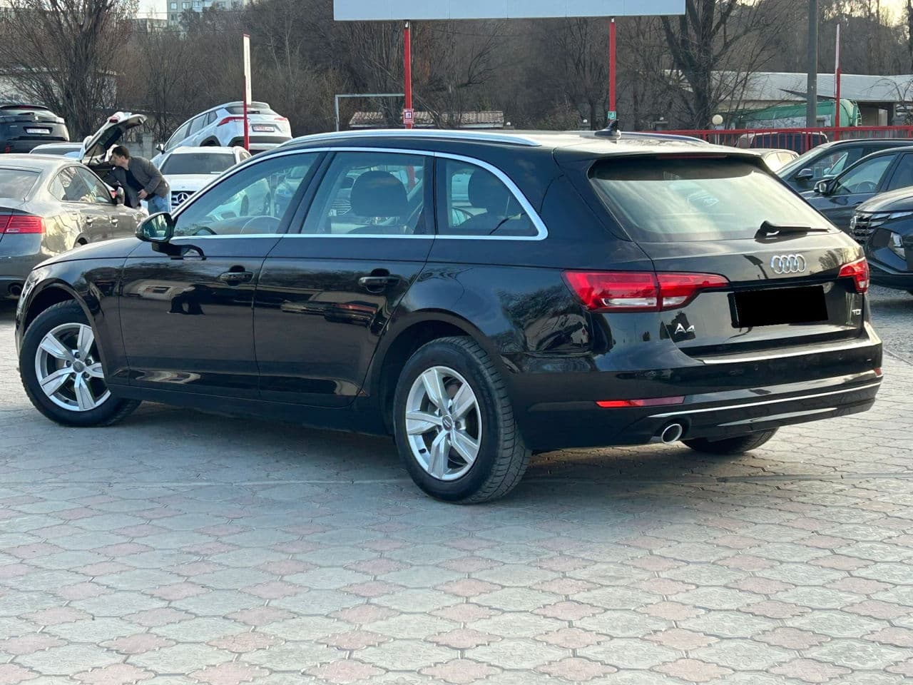 2018 Audi A4 — Miniatură 3