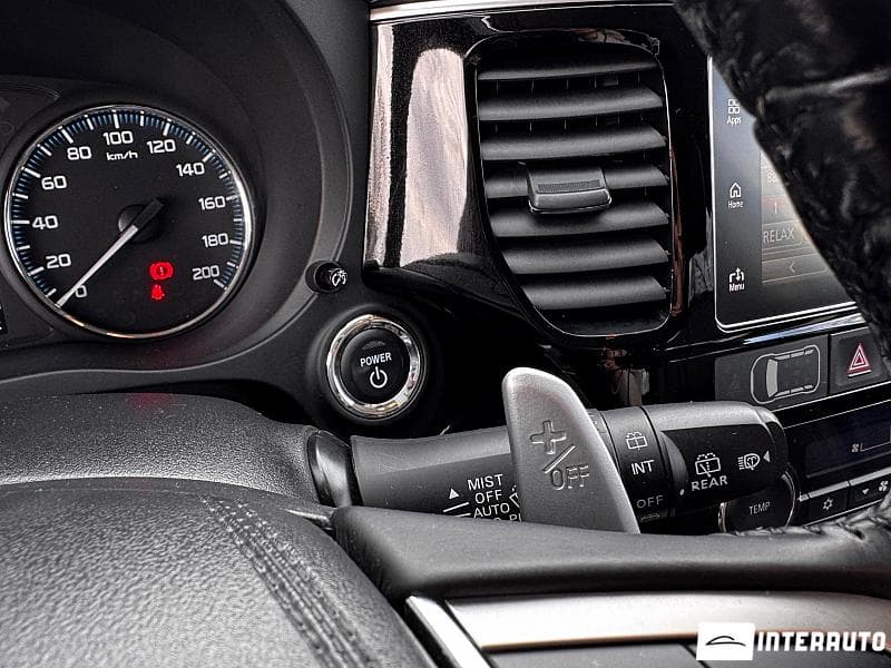 Mitsubishi Outlander 2018 — Миниатюра 11
