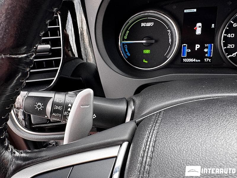 Mitsubishi Outlander 2018 — Миниатюра 12