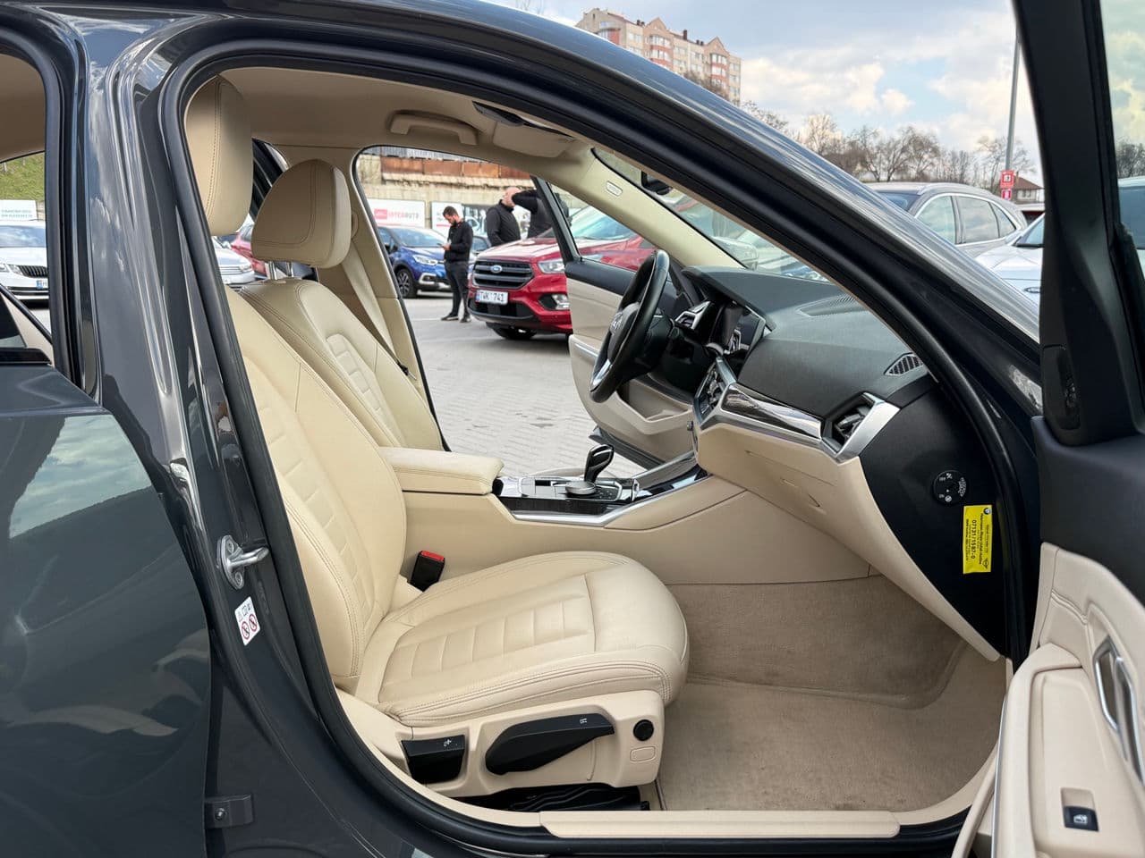 2020 BMW 330E — Miniatură 18