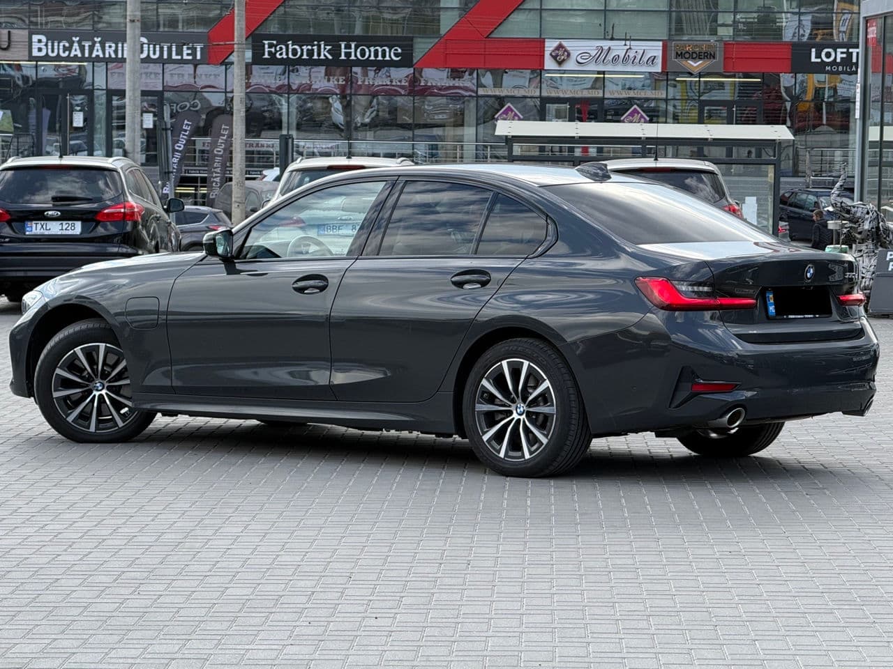 2020 BMW 330E — Miniatură 4