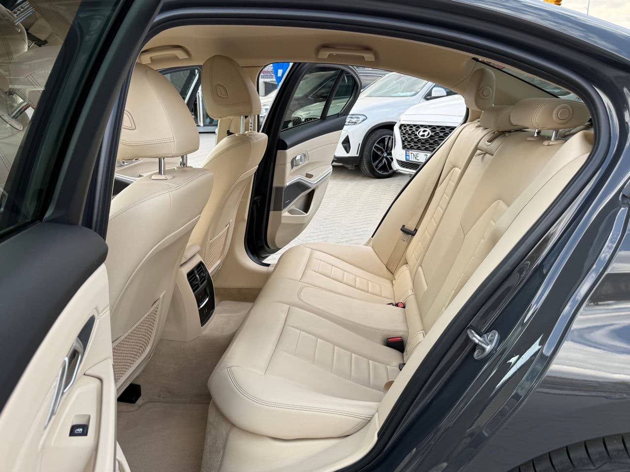 2020 BMW 330E — Miniatură 15