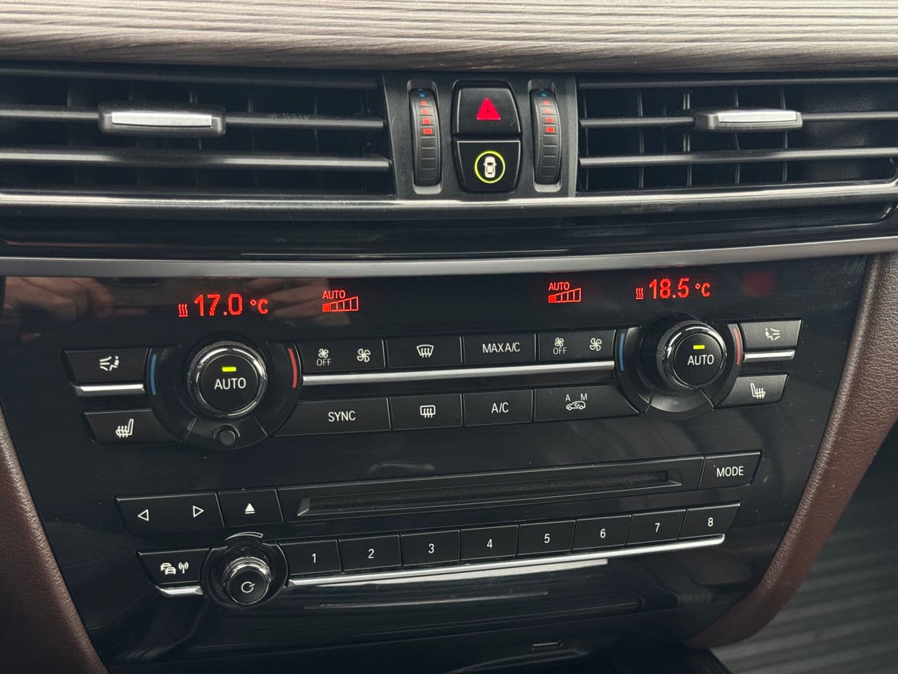 BMW X5 4.0e 2016 — Миниатюра 12