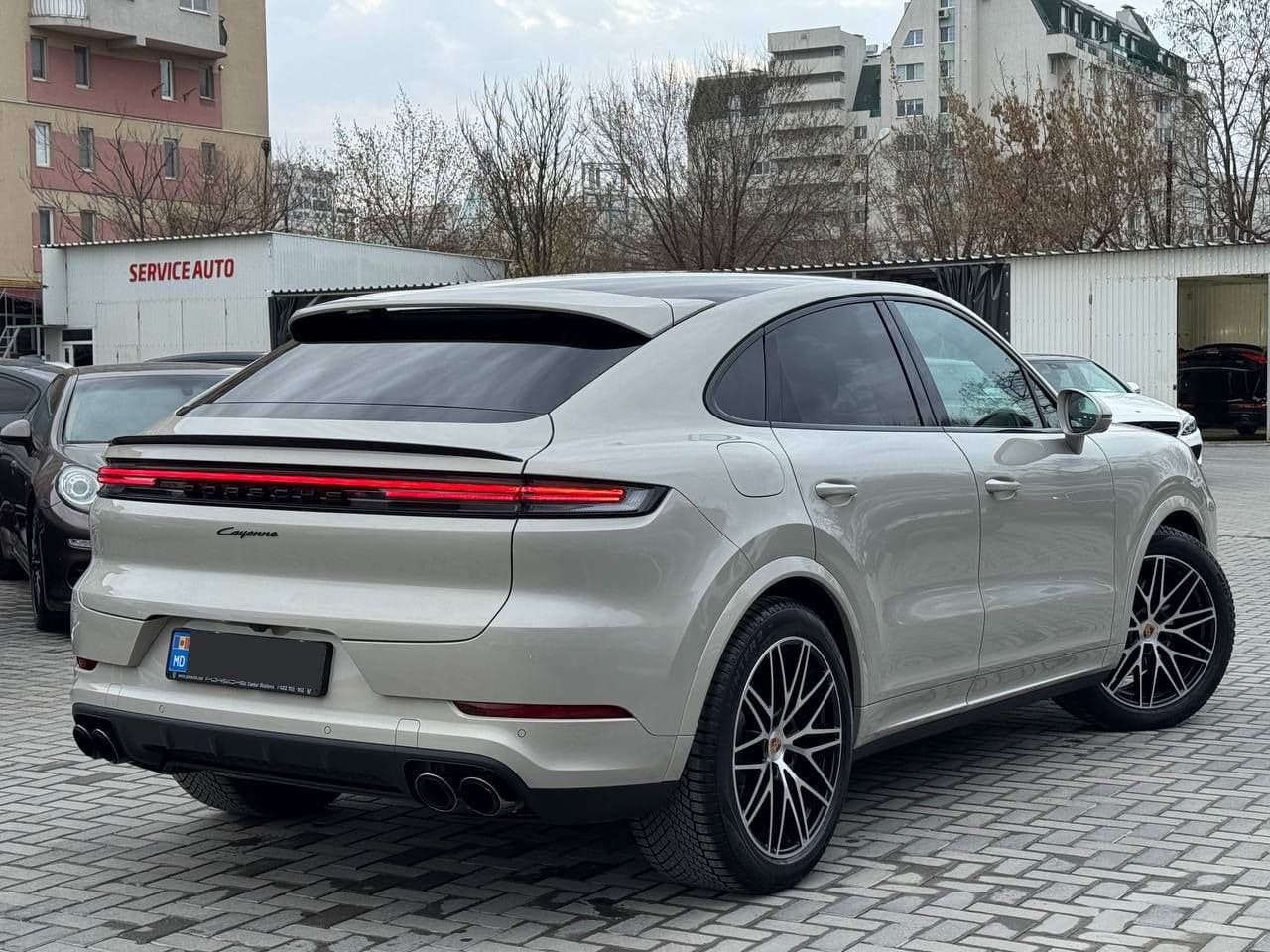 2025 Porsche Cayenne Coupe — Miniatură 2