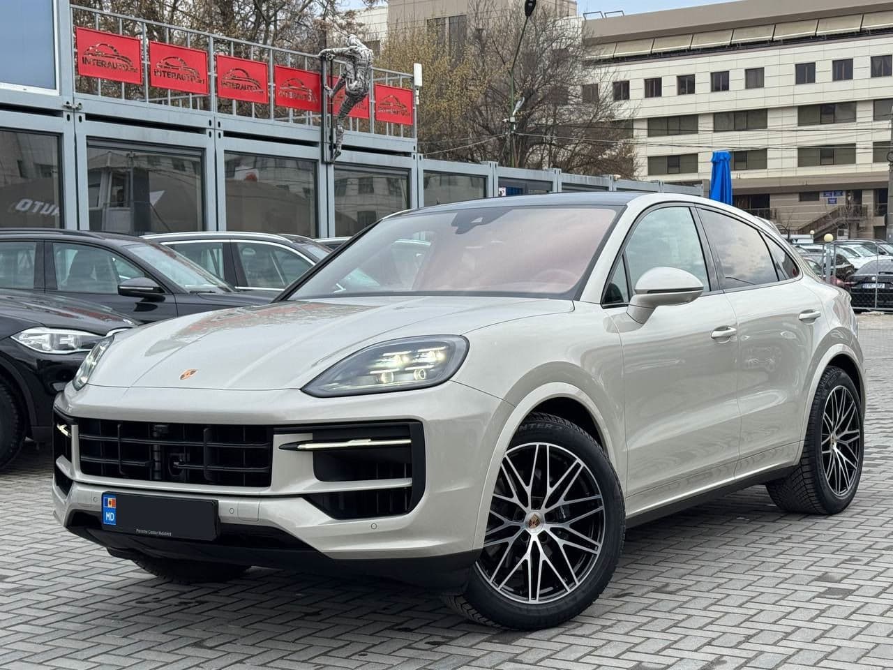 2025 Porsche Cayenne Coupe — Miniatură 3