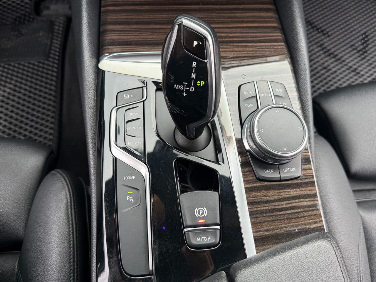 BMW 530e 2018 — Миниатюра 12