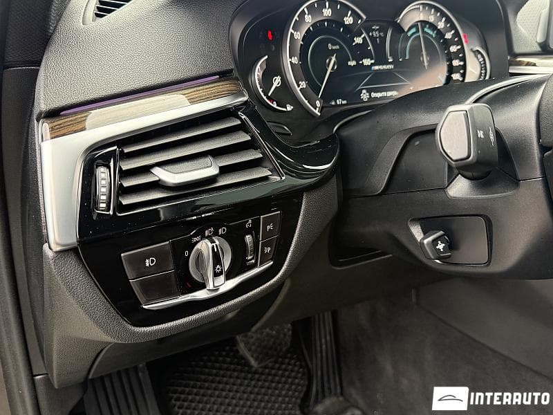 BMW 530e 2018 — Миниатюра 21