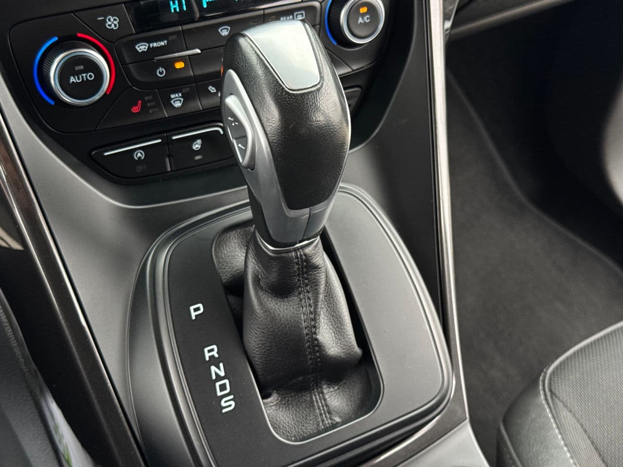 Ford Grand C-MAX 2015 — Миниатюра 12