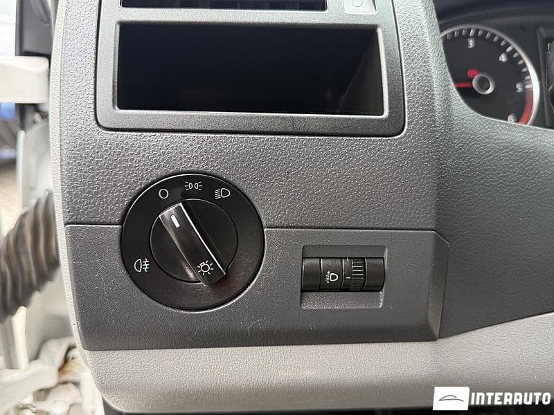 2013 Volkswagen Transporter — Miniatură 12