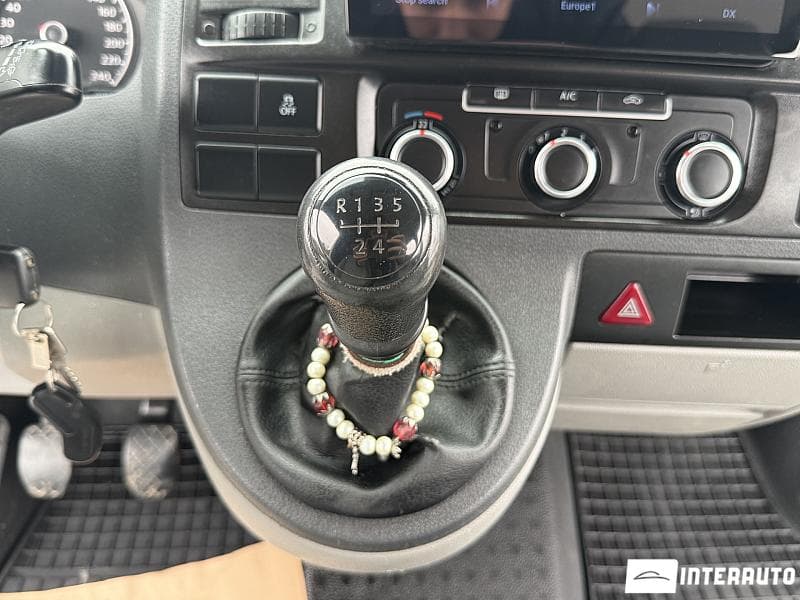 2013 Volkswagen Transporter — Miniatură 10