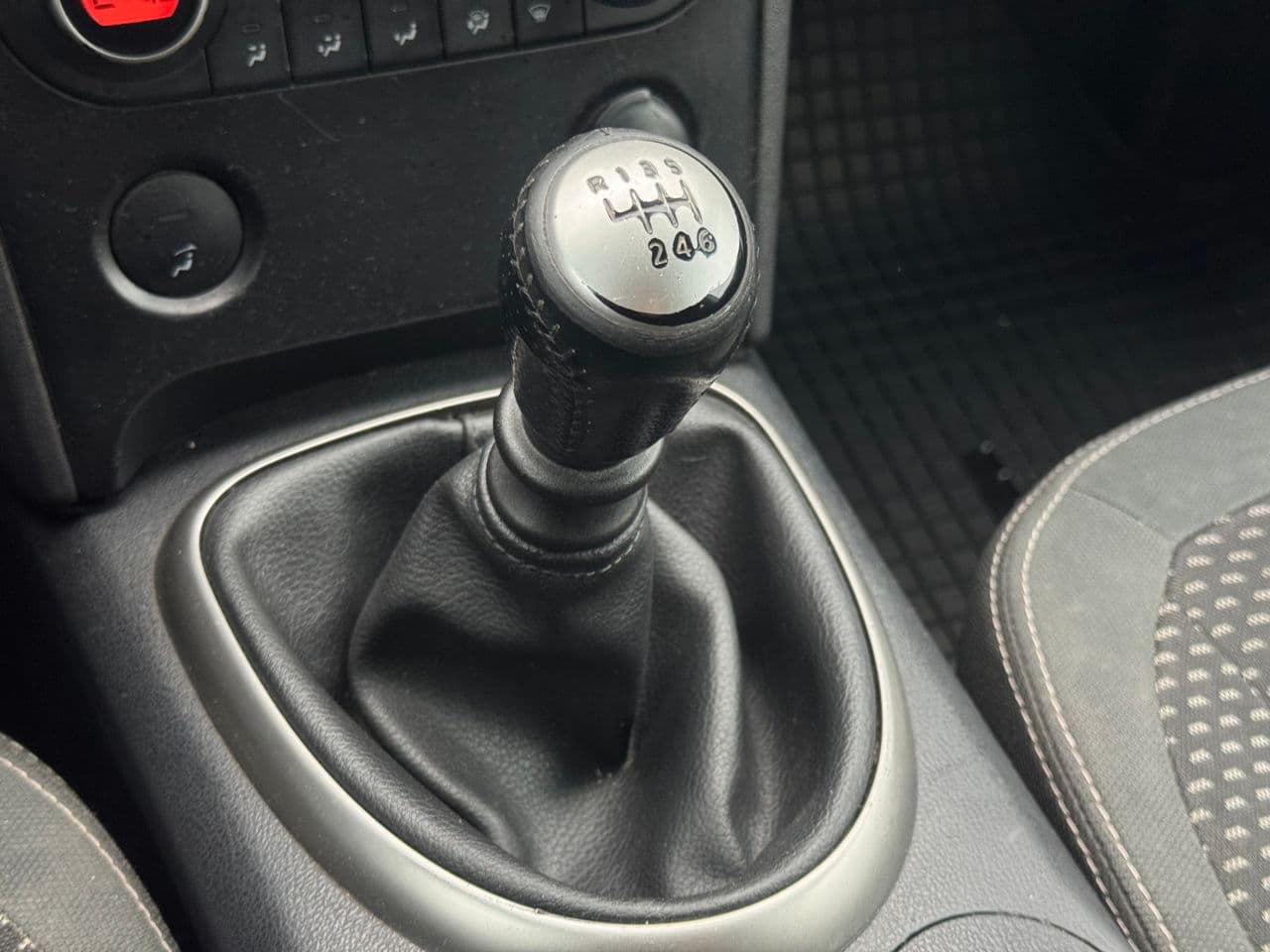 2010 Nissan Qashqai — Miniatură 11