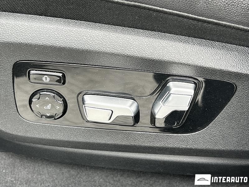 BMW X6 4.0i 2021 — Миниатюра 17