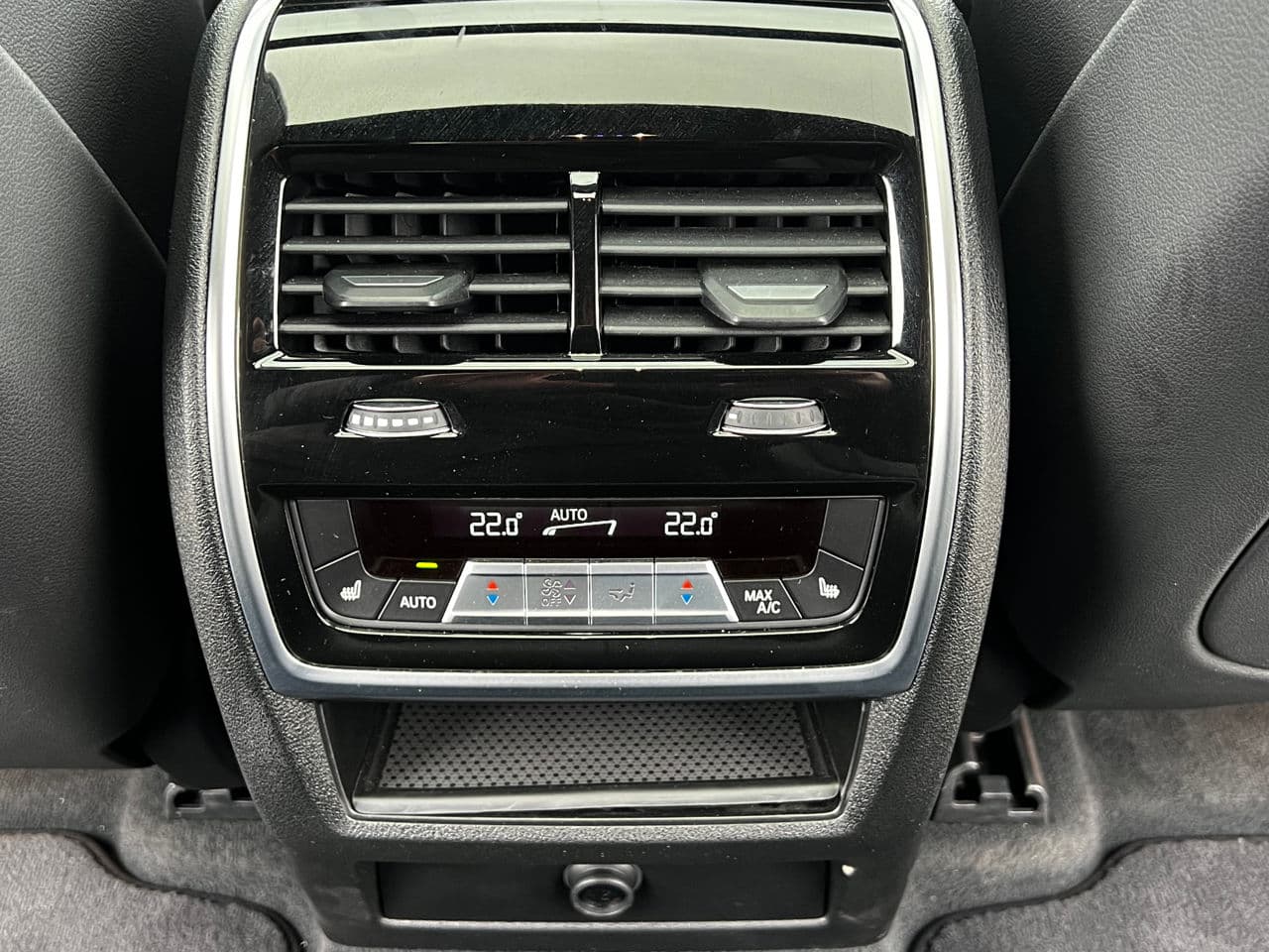 BMW X6 4.0i 2021 — Миниатюра 20