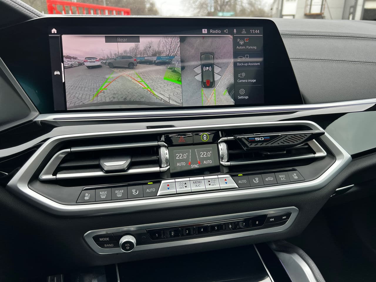 BMW X6 4.0i 2021 — Миниатюра 11
