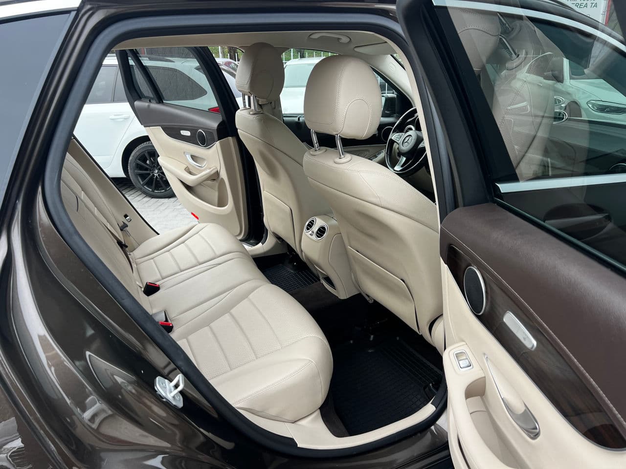 2016 Mercedes GLC 250d — Miniatură 18