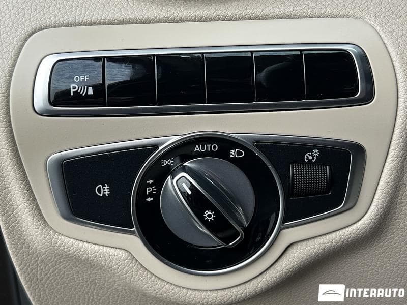 2016 Mercedes GLC 250d — Miniatură 15