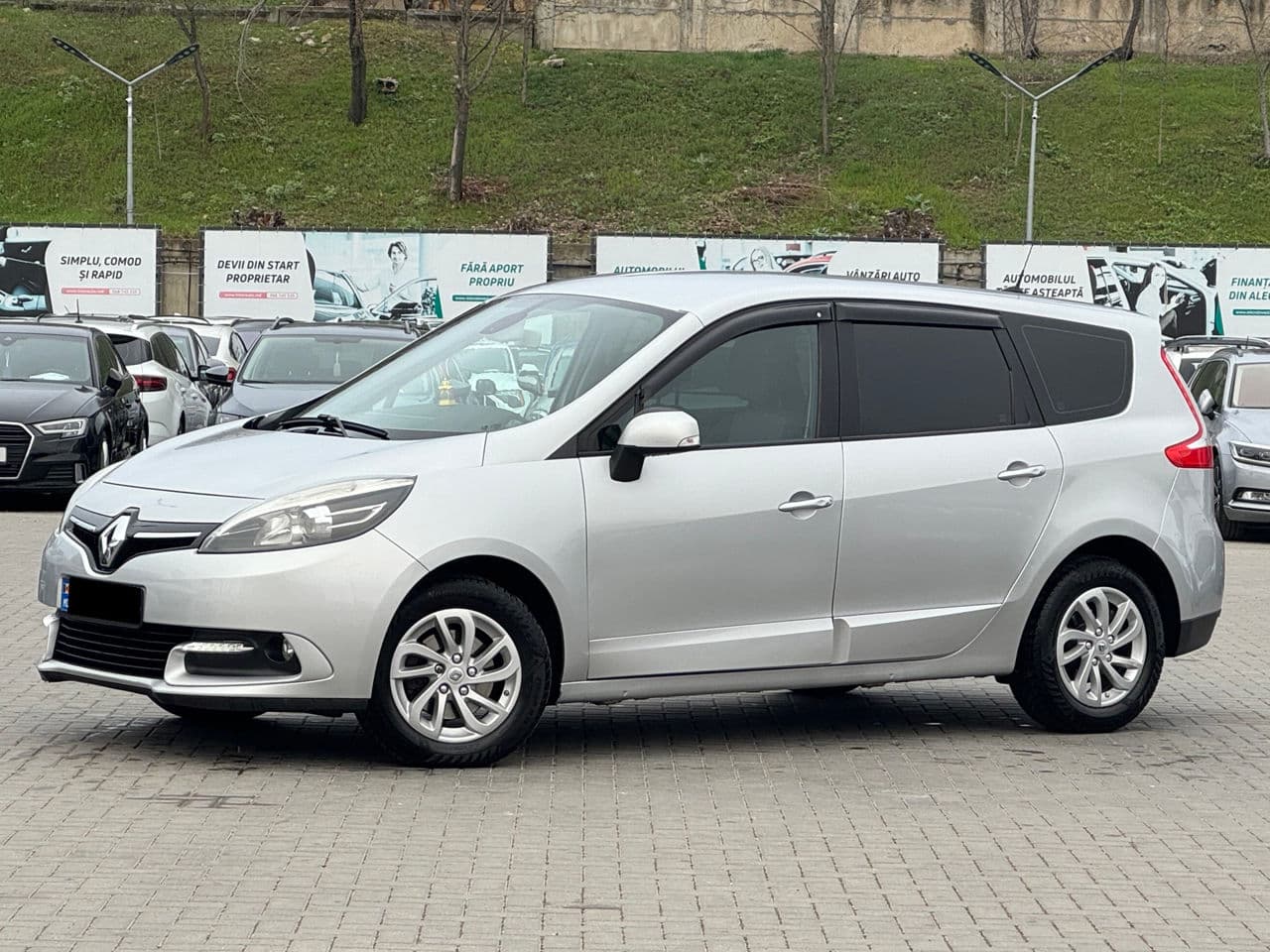 2015 Renault Grand Scenic — Miniatură 2