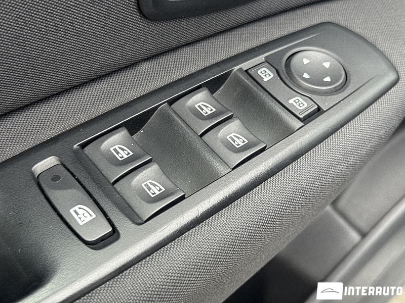2015 Renault Grand Scenic — Miniatură 18