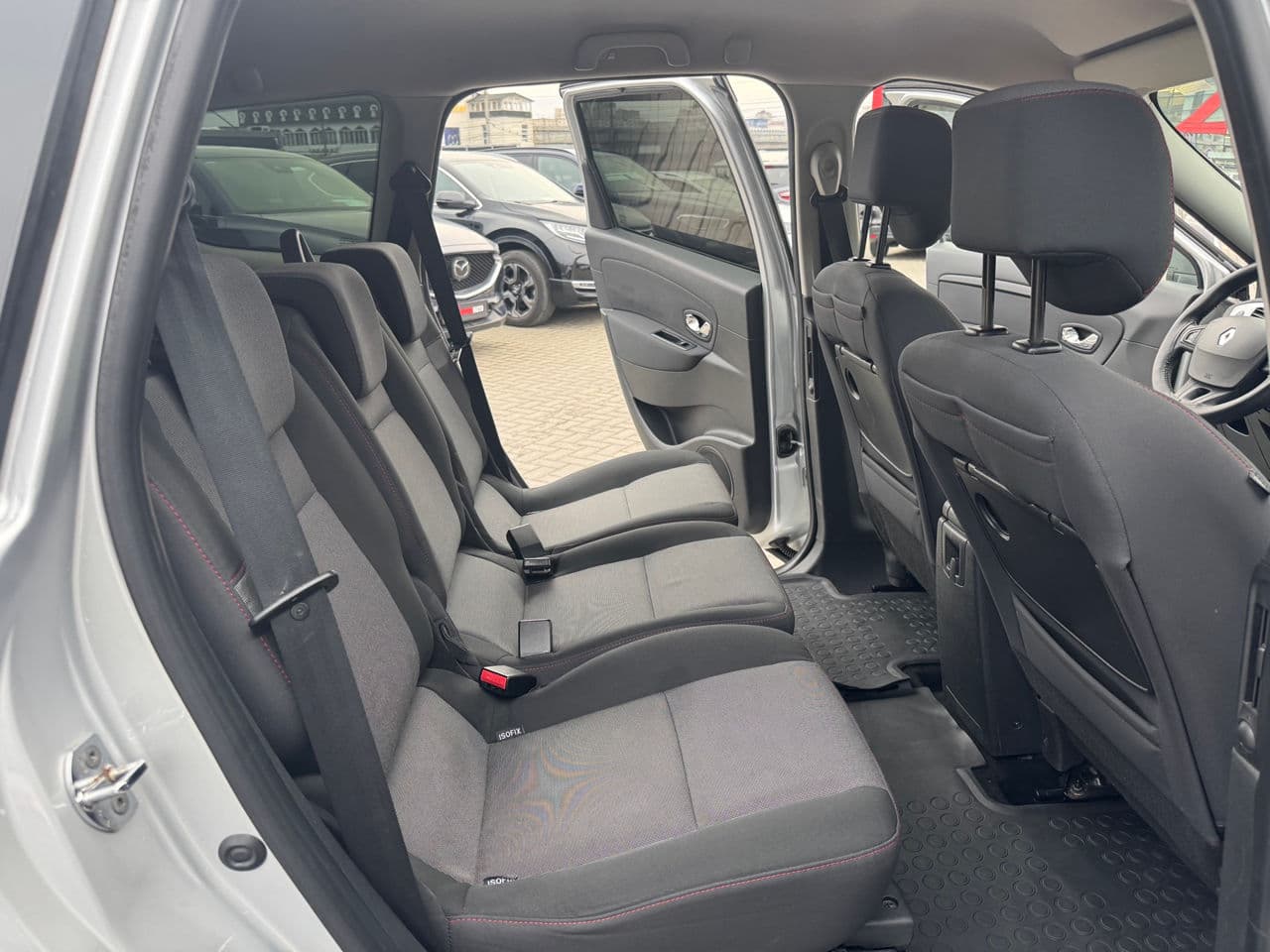 2015 Renault Grand Scenic — Miniatură 15