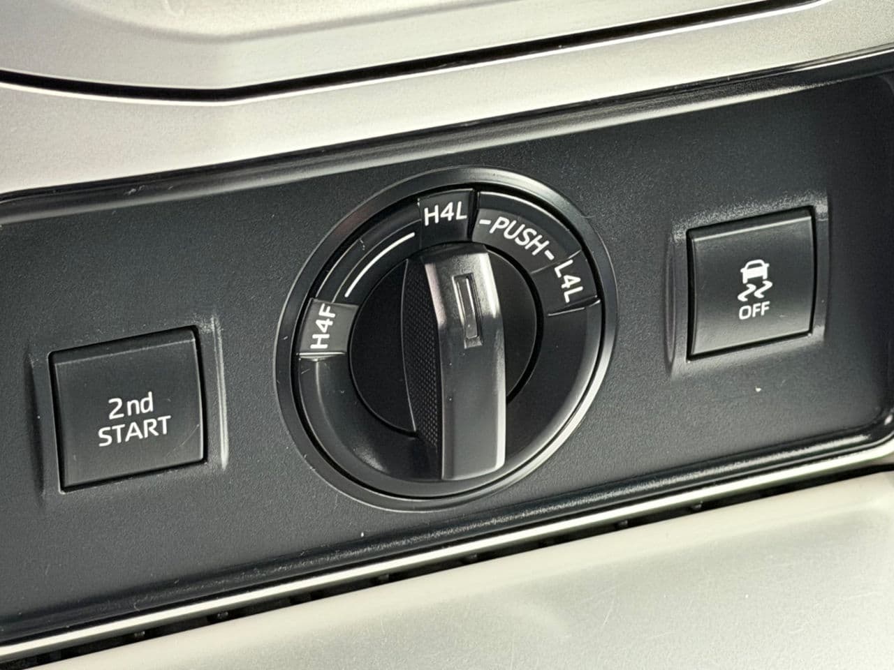2018 Toyota Land Cruiser Prado — Miniatură 13