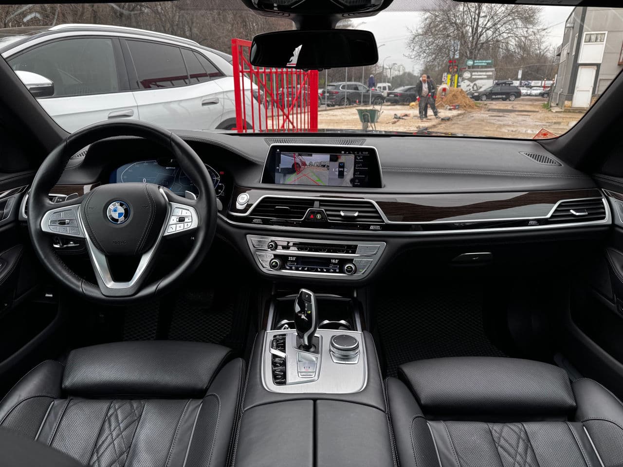 2022 BMW 745e — Miniatură 8