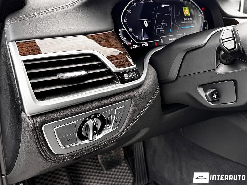 2022 BMW 745e — Miniatură 18