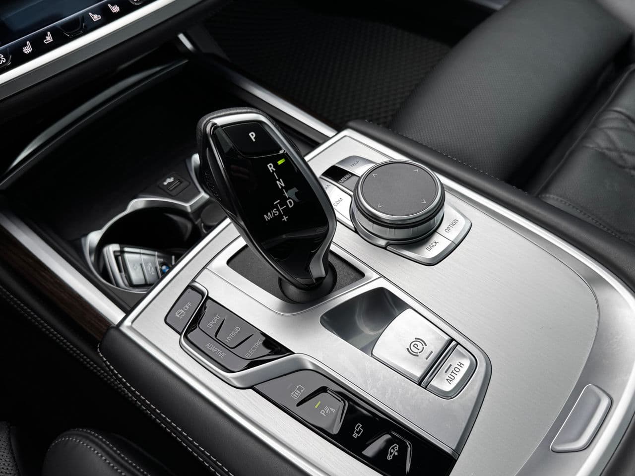 2022 BMW 745e — Miniatură 12