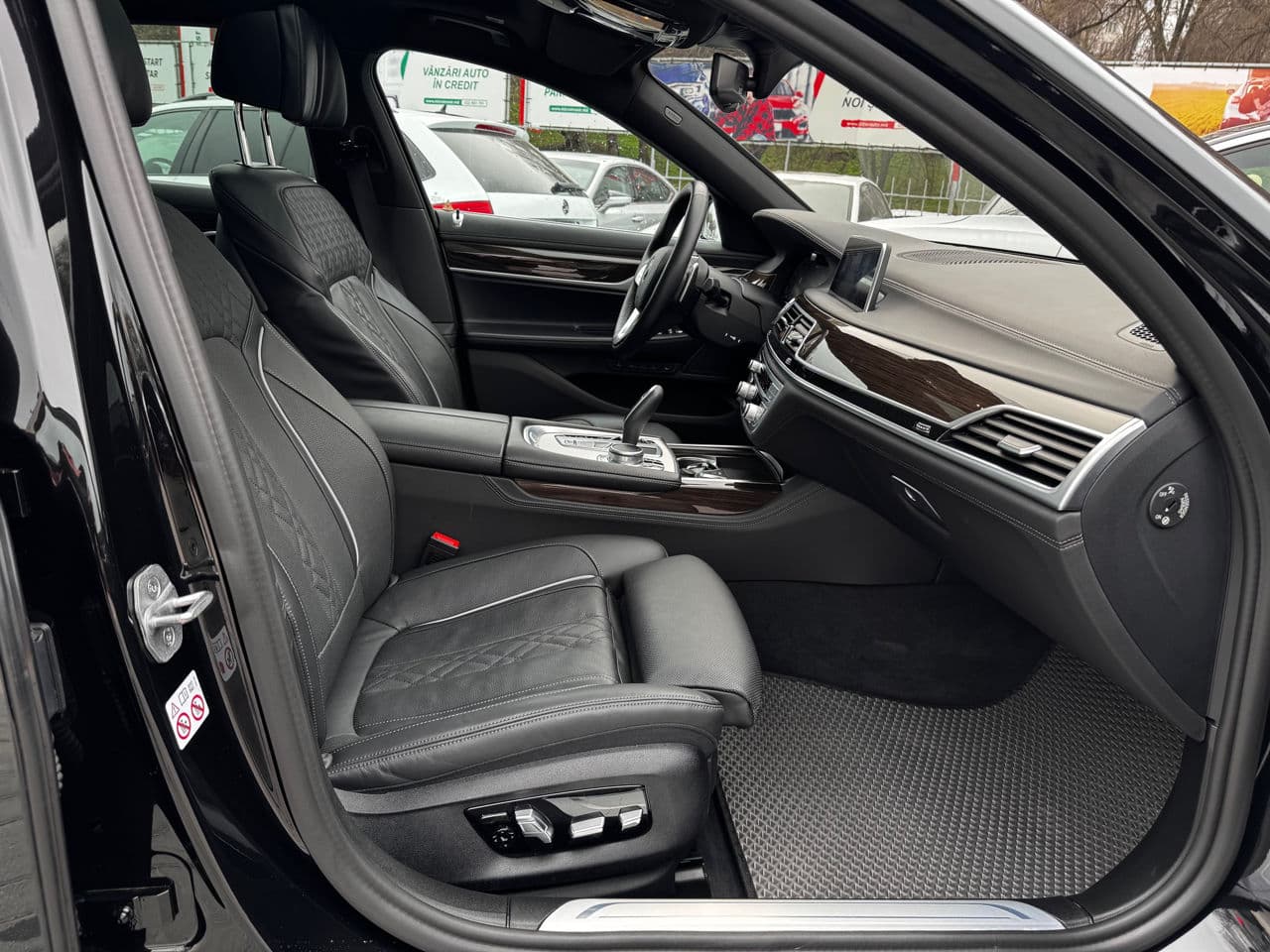 2022 BMW 745e — Miniatură 6