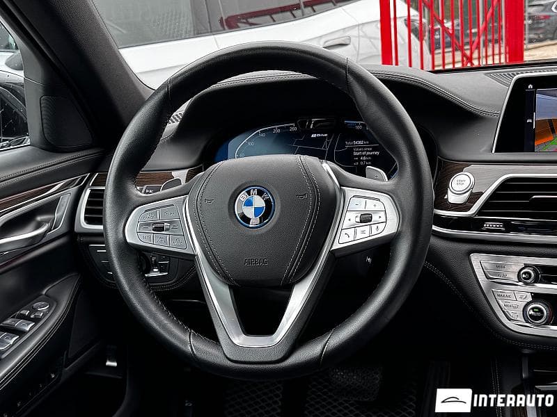 2022 BMW 745e — Miniatură 7