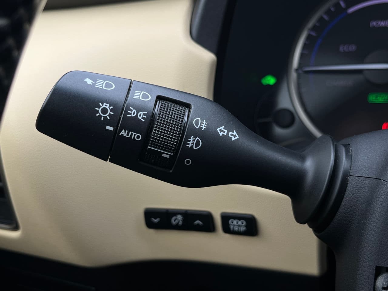 Lexus NX 300H 2017 — Миниатюра 10