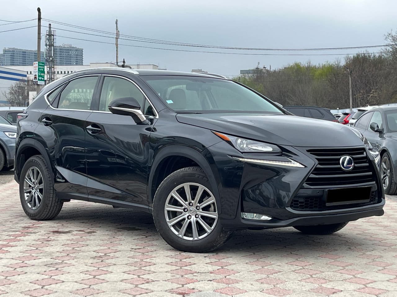 Lexus NX 300H 2017 — Миниатюра 4