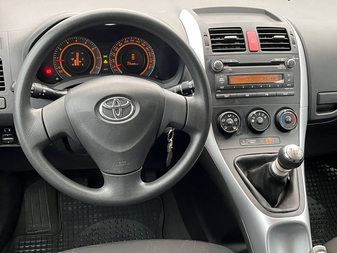 2009 Toyota Auris — Miniatură 8