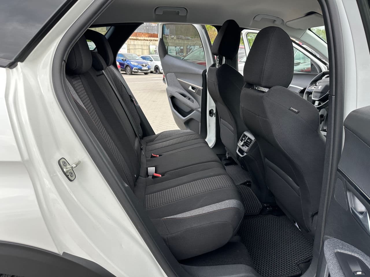 2022 Peugeot 3008 — Miniatură 13