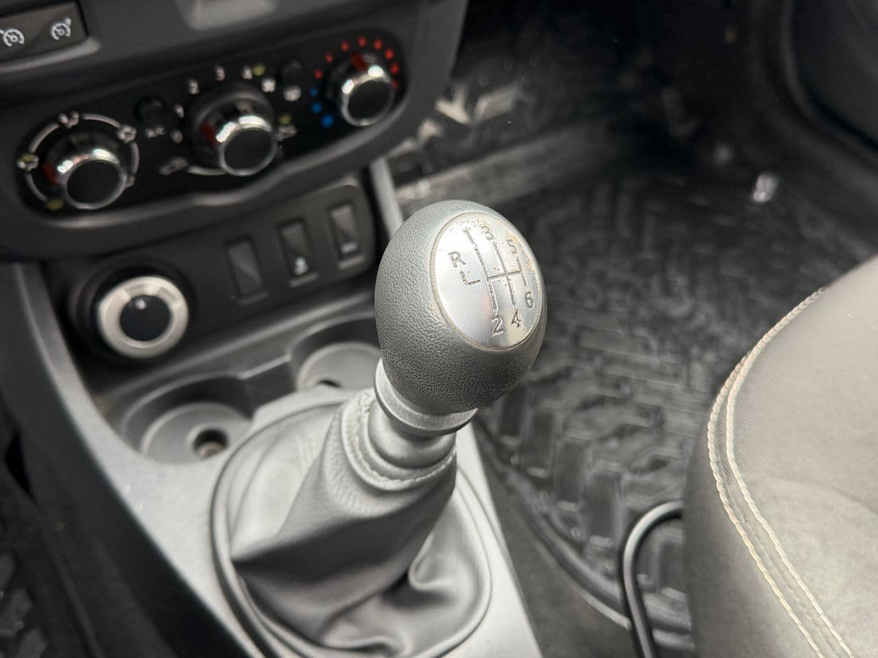 2015 Dacia Duster — Miniatură 12