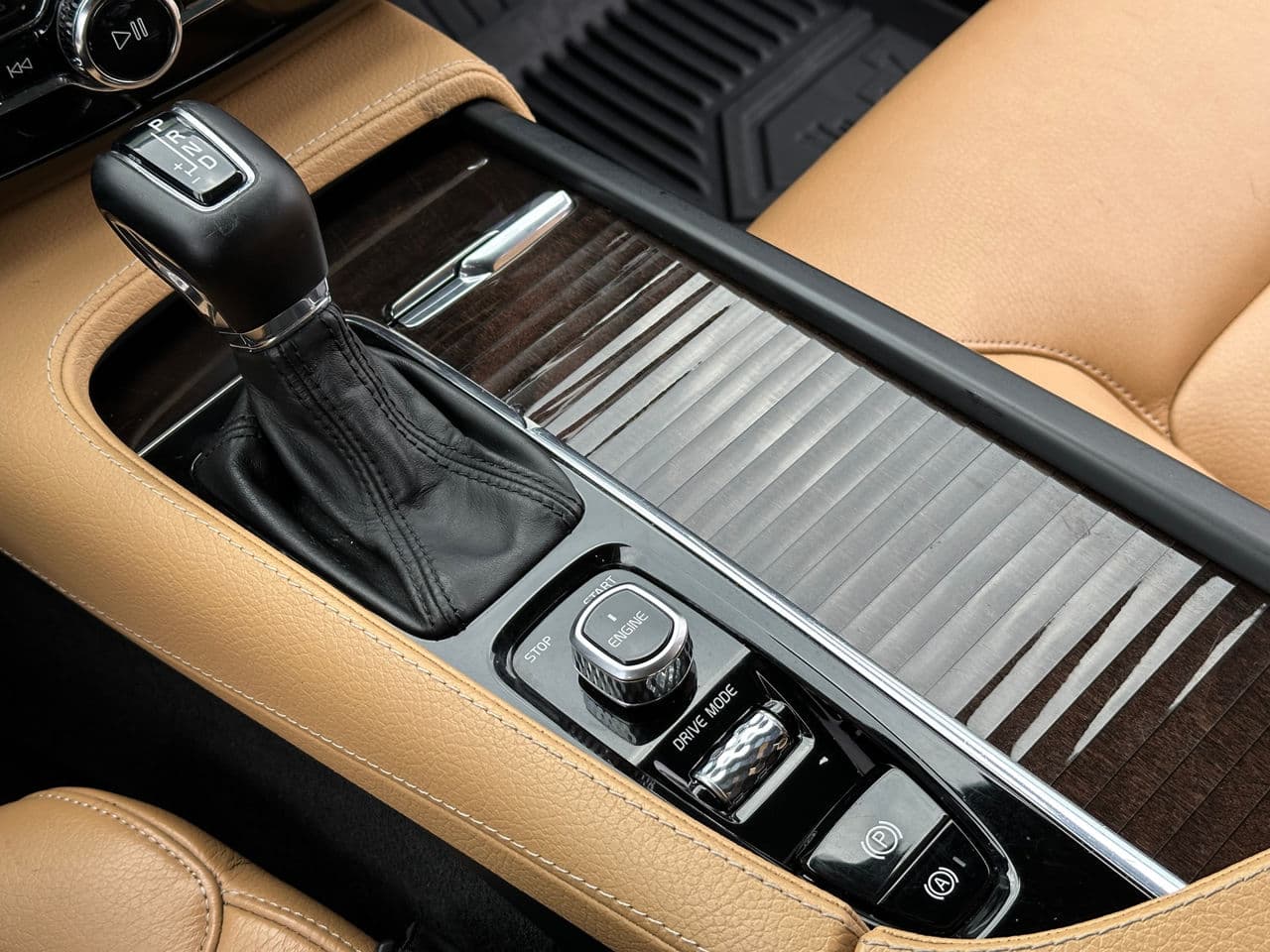 2016 Volvo XC 90 — Miniatură 15