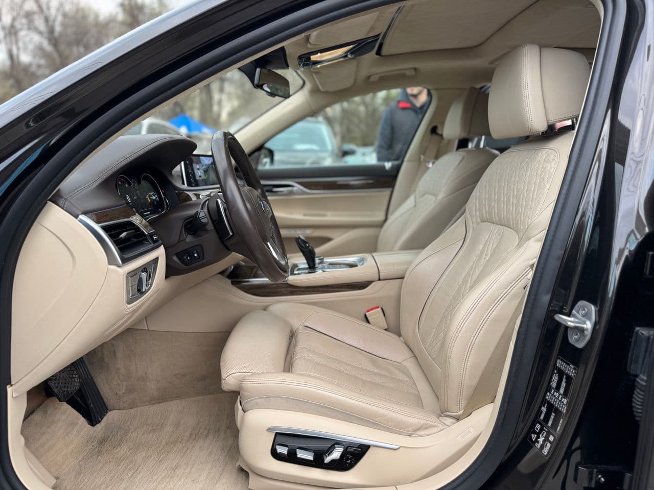 2016 BMW 750 — Miniatură 5