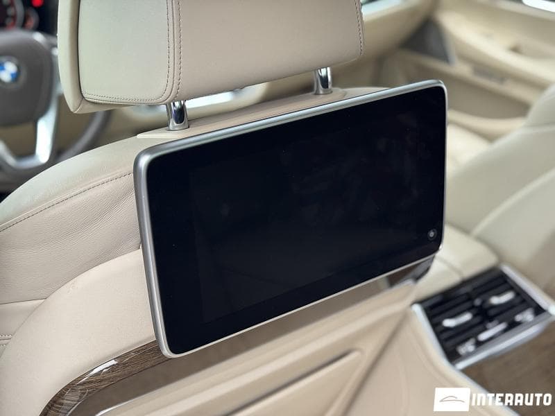2016 BMW 750 — Miniatură 23