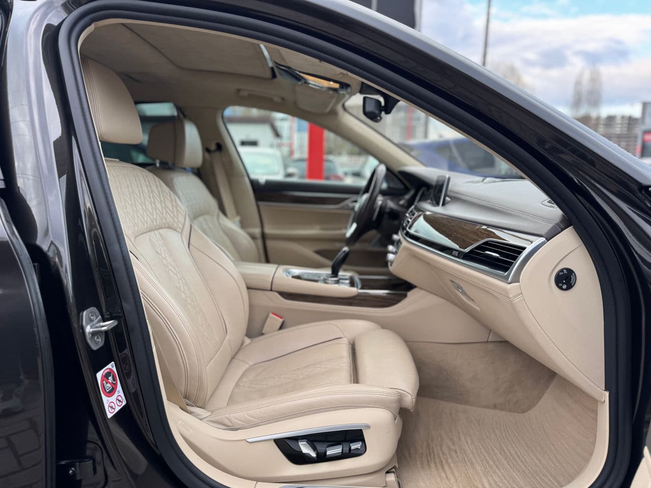 2016 BMW 750 — Miniatură 18