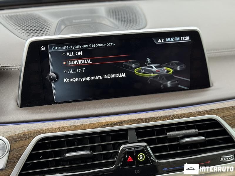 2016 BMW 750 — Miniatură 15