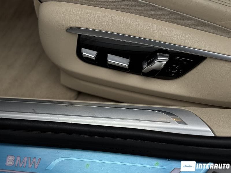 2016 BMW 750 — Miniatură 6