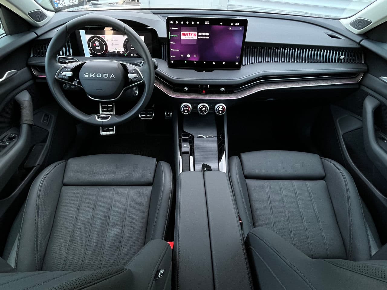2025 Skoda Superb — Miniatură 9