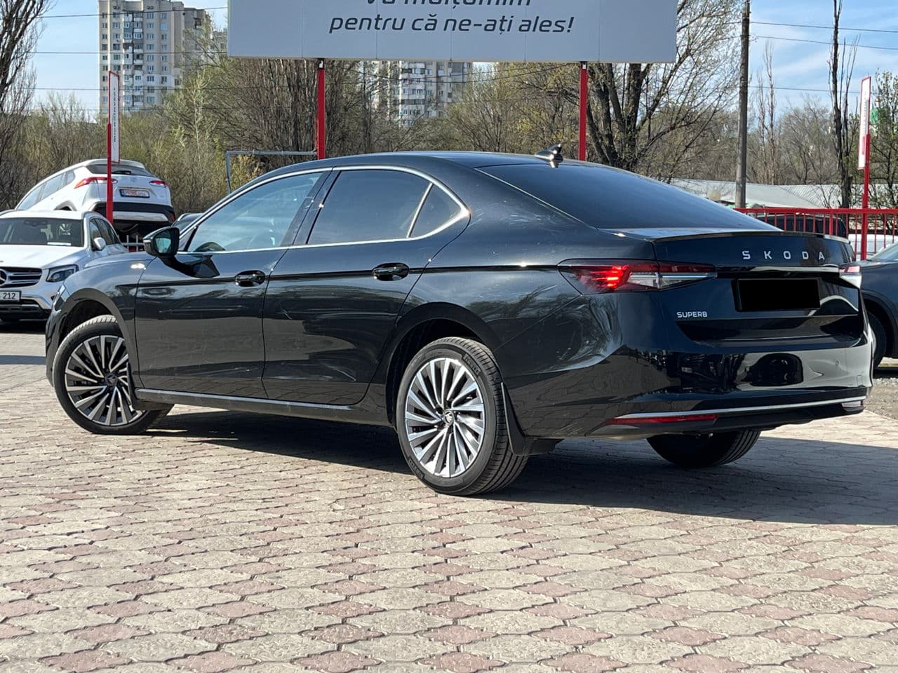 2025 Skoda Superb — Miniatură 3